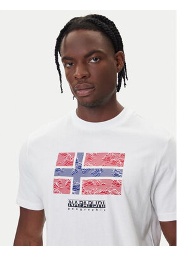 Napapijri T-Shirt S-Drapeau Ss NP0A891K Biały Regular Fit. Kolor: biały. Materiał: bawełna