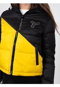 John Richmond - Richmond Sport Kurtka | UWA22085PI | Down Jacket | Kobieta | Czarny, Żółty. Typ kołnierza: kaptur. Kolor: czarny, wielokolorowy, żółty. Materiał: poliamid. Styl: sportowy #3