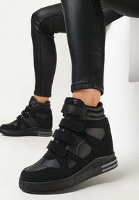 Born2be - Czarne Sneakersy na Ukrytym Koturnie z Zapięciem na Rzepy Amria. Wysokość cholewki: za kostkę. Zapięcie: rzepy. Kolor: czarny. Szerokość cholewki: normalna. Obcas: na koturnie #2