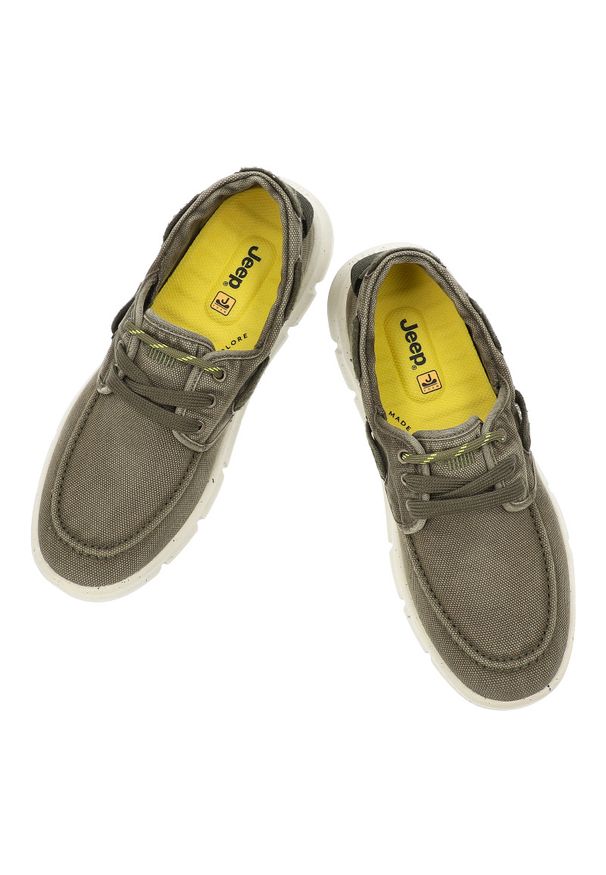 Półbuty męskie Jeep, na płaskiej platformie materiałowe wsuwane lekkie, zielone, JM51000A-020. Okazja: na co dzień. Zapięcie: sznurówki, bez zapięcia. Kolor: zielony. Materiał: materiał. Szerokość cholewki: normalna. Wzór: moro. Obcas: na platformie. Styl: militarny, elegancki, klasyczny, casual