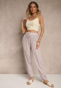 Renee - Białe Spodnie z Wiskozy High Waist w Kwiatowy Wzór Liosena. Okazja: na co dzień. Stan: podwyższony. Kolor: biały. Materiał: wiskoza. Wzór: kwiaty. Styl: casual