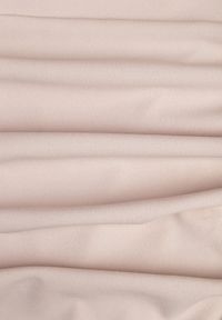 Renee - Beżowa Elegancka Sukienka Asymetryczna z Ozdobą przy Ramieniu o Dopasowanym Kroju Tesson. Kolor: beżowy. Materiał: materiał, poliester, elastan. Wzór: aplikacja. Typ sukienki: asymetryczne. Styl: elegancki #4