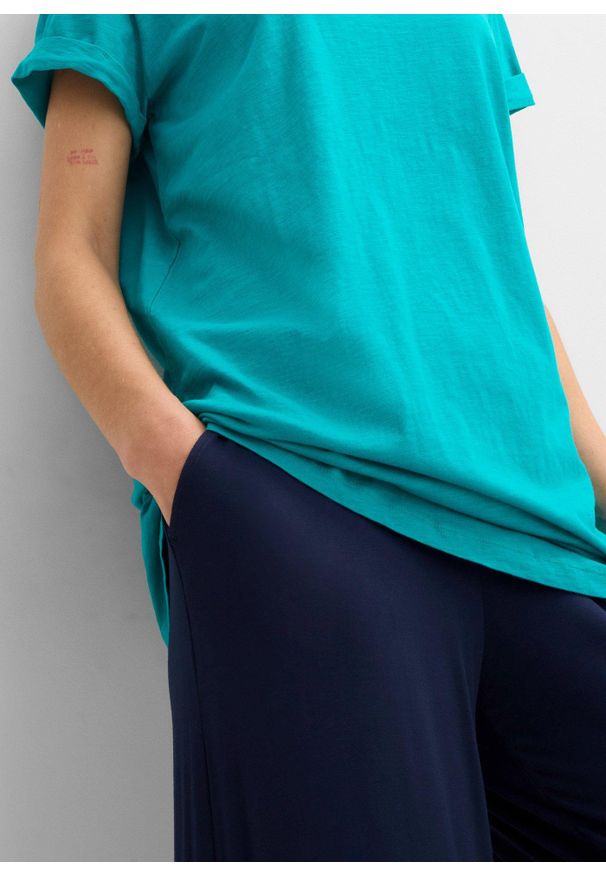 bonprix - Długi T-shirt z czystej bawełny. Kolor: zielony. Materiał: bawełna. Długość rękawa: krótki rękaw. Długość: długie, krótkie
