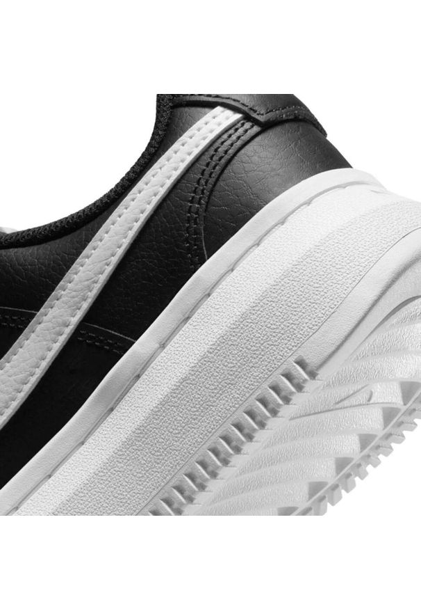 Nike - Buty Court Vision Alta Leather Rozmiar 40 Czarny - DM0113-002. Zapięcie: rzepy. Kolor: czarny. Materiał: skóra, syntetyk, tkanina, materiał. Szerokość cholewki: normalna. Model: Nike Court. Sport: turystyka piesza