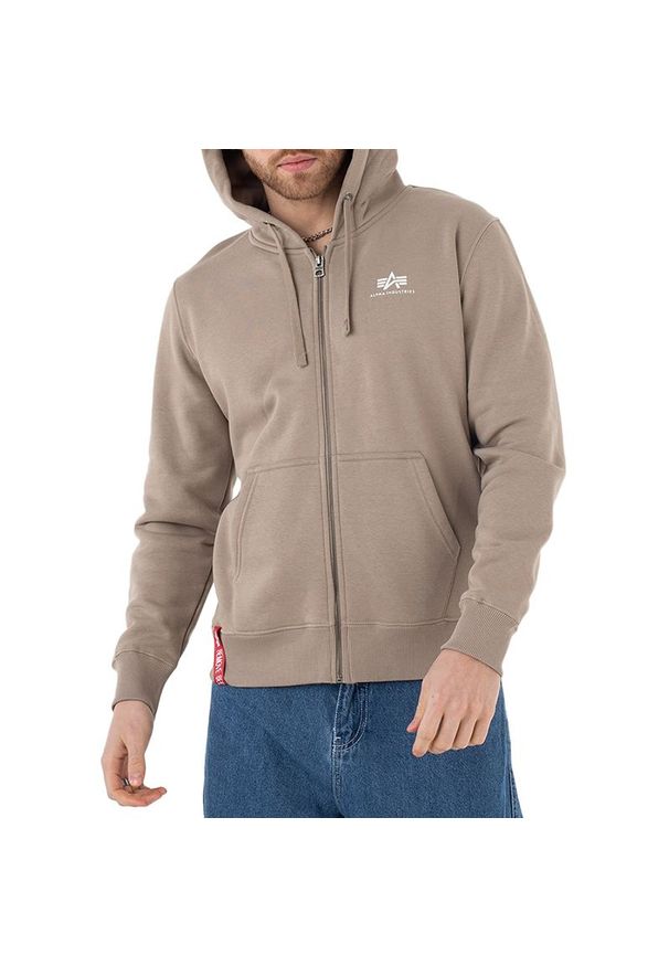 Bluza Alpha Industries Basic Zip Hoody SL 118342679 - beżowa. Typ kołnierza: kaptur. Kolor: beżowy. Materiał: bawełna, poliester. Wzór: aplikacja, nadruk. Styl: sportowy