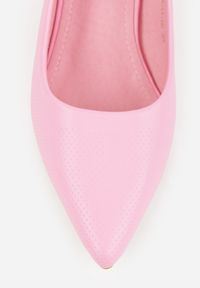 Born2be - Fuksjowe Sandały Slingback Vices na Słupku Zdobione Perforacją Telanisia. Okazja: na co dzień. Nosek buta: szpiczasty. Kolor: różowy. Materiał: jeans. Wzór: aplikacja. Obcas: na słupku. Styl: casual, elegancki #7