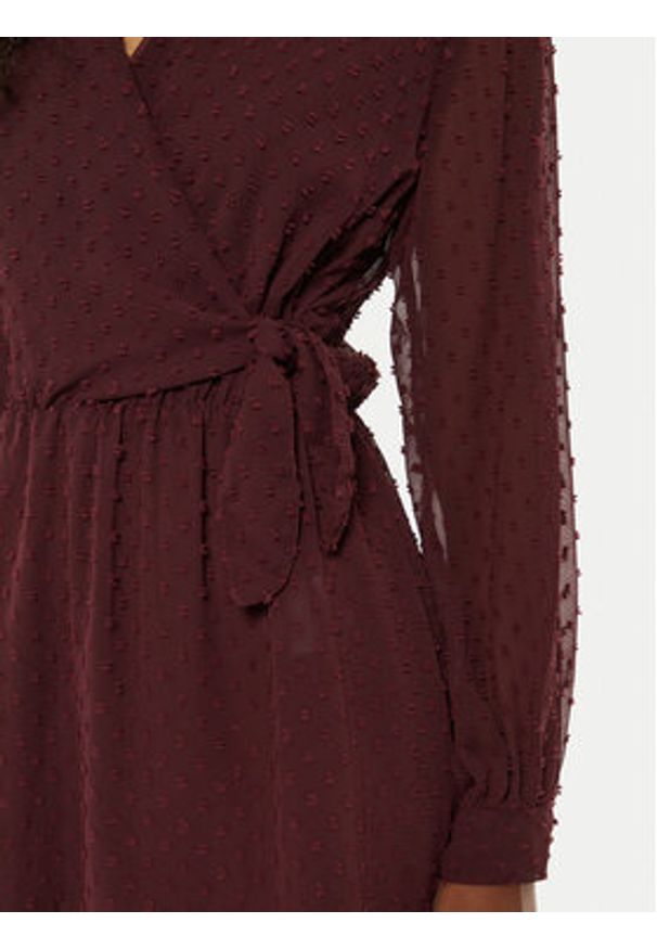 only - ONLY Sukienka codzienna Tiva 15224789 Bordowy Regular Fit. Okazja: na co dzień. Kolor: czerwony. Materiał: syntetyk. Typ sukienki: proste. Styl: casual