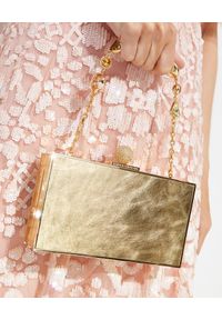 SOPHIA WEBSTER - Złota torebka Clara. Kolor: złoty. Wzór: aplikacja. Rodzaj torebki: do ręki #1
