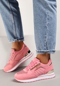 Renee - Różowe Sneakersy Myrrenia. Nosek buta: okrągły. Zapięcie: sznurówki. Kolor: różowy. Materiał: zamsz. Szerokość cholewki: normalna. Obcas: na płaskiej podeszwie #5