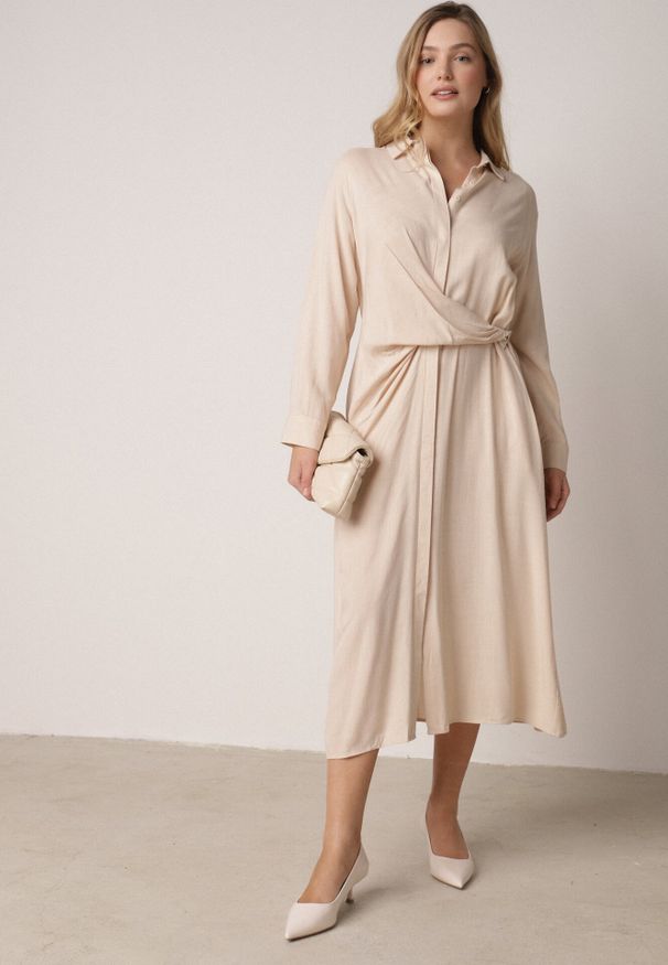 Born2be - Beżowa Wiskozowa Sukienka Koszulowa z Marszczeniem i Guzikiem w Talii Lennatha. Okazja: na co dzień. Kolor: beżowy. Materiał: wiskoza. Typ sukienki: koszulowe. Styl: casual, elegancki, klasyczny