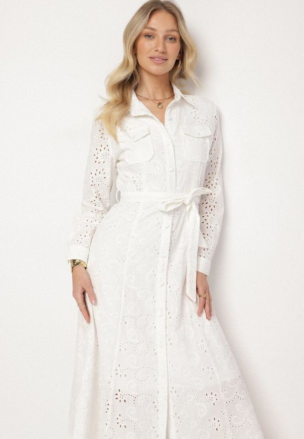 Born2be - Biała Bawełniana Sukienka z Ażurowym Wzorem i Paskiem Noviellea. Okazja: na co dzień. Kolor: biały. Materiał: bawełna. Wzór: ażurowy. Styl: casual, elegancki, klasyczny