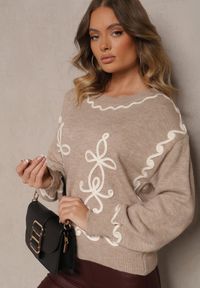 Renee - Beżowy Sweter z Wiskozą i Geometrycznym Wzorem Senallin. Okazja: na co dzień. Kolor: beżowy. Materiał: wiskoza. Wzór: geometria. Styl: casual #5