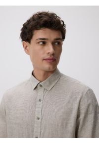 Reserved - Koszula regular fit z lnem - ciemnozielony. Kolor: zielony. Materiał: len
