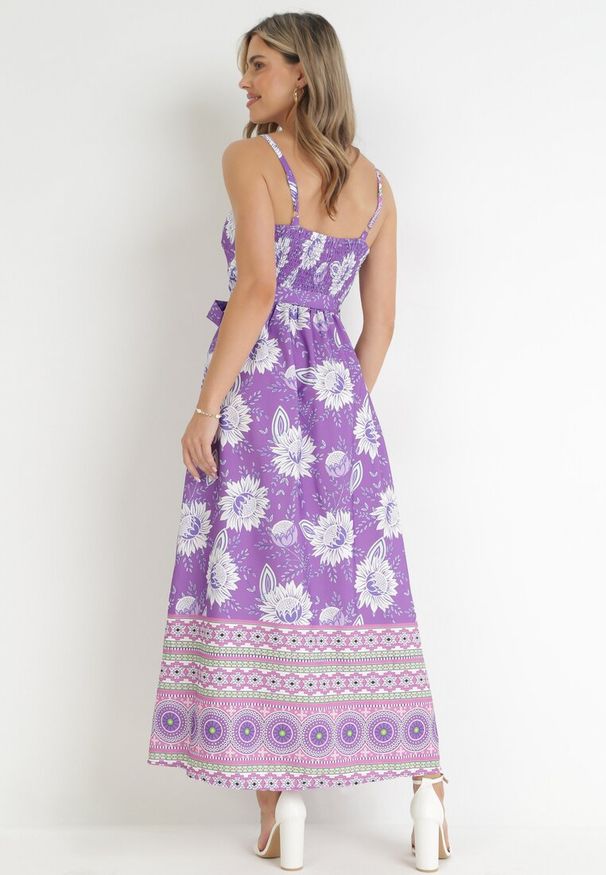 Born2be - Fioletowa Sukienka Maxi na Cienkich Ramiączkach i Materiałowym Paskiem Adakila. Kolor: fioletowy. Materiał: materiał. Długość rękawa: na ramiączkach. Styl: elegancki. Długość: maxi