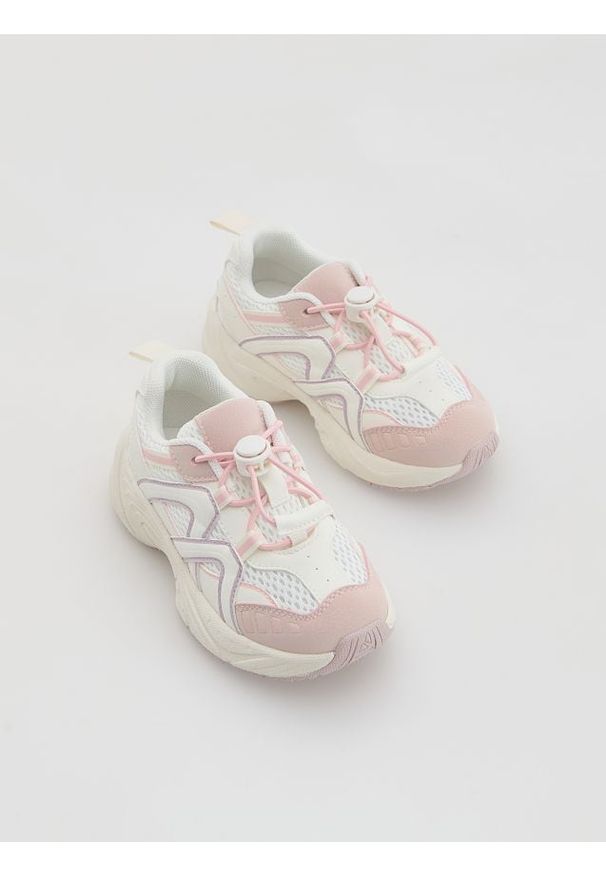 Reserved - Lekkie sneakersy - pastelowy róż. Kolor: różowy. Materiał: materiał
