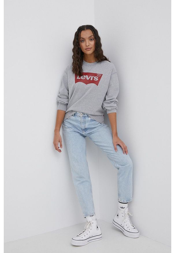 Levi's® - Levi's bluza bawełniana damska kolor szary z nadrukiem. Okazja: na spotkanie biznesowe, na co dzień. Kolor: szary. Materiał: bawełna. Wzór: nadruk. Styl: casual, biznesowy