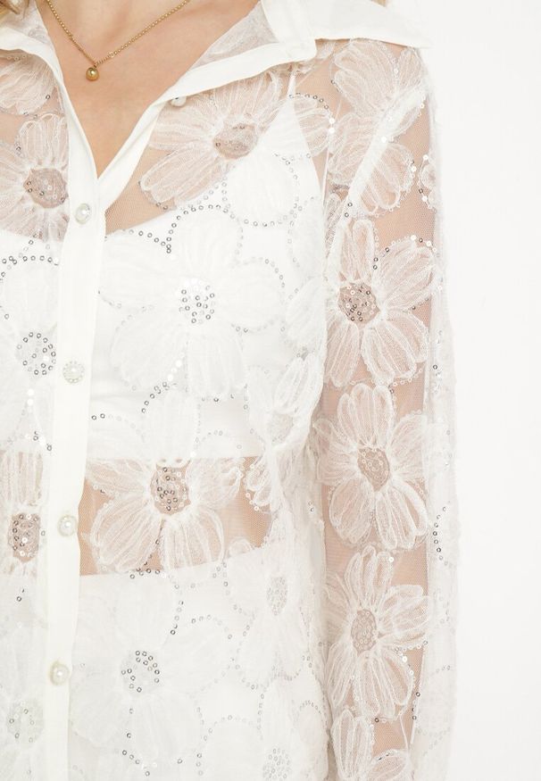 Born2be - Biała Przezroczysta Koszula z Perełkami i Cekinami z Motywem Kwiatów Raviona. Kolor: beżowy. Wzór: kwiaty