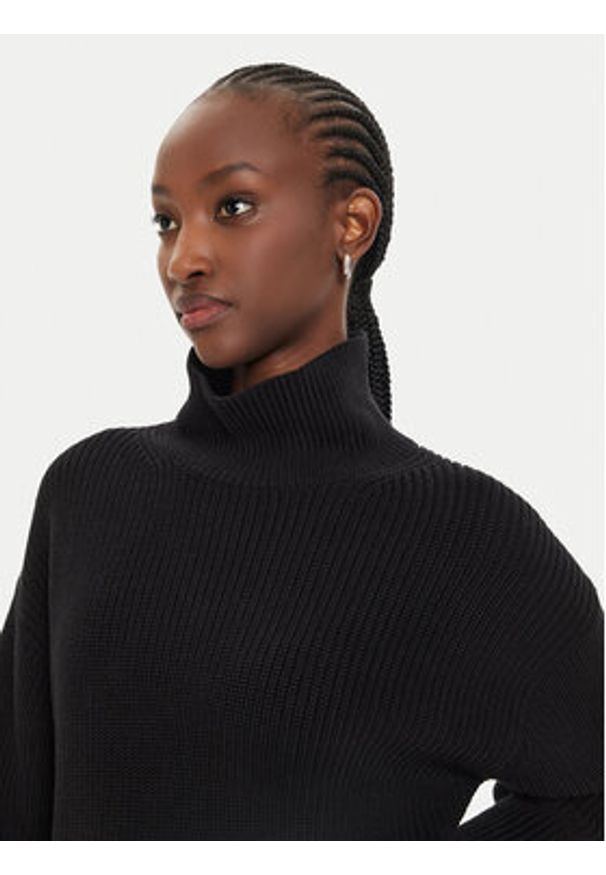 Calvin Klein Jeans Sukienka dzianinowa Chunky J20J224662 Czarny Loose Fit. Kolor: czarny. Materiał: bawełna