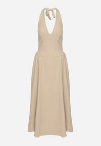 Born2be - Beżowa Sukienka o Rozkloszowanym Kroju z Wiązanym Dekoltem Halter Senicea. Okazja: na spacer, na co dzień. Typ kołnierza: dekolt halter. Kolor: beżowy. Typ sukienki: proste. Styl: casual #5