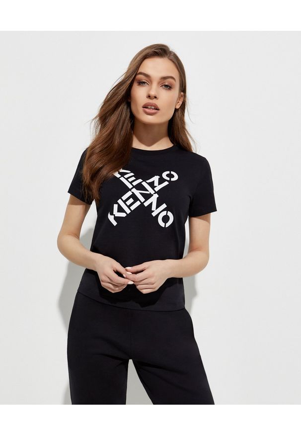 Kenzo - KENZO - Czarny t-shirt z logo Sport. Kolor: czarny. Materiał: bawełna. Wzór: nadruk. Styl: sportowy