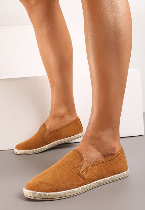 Renee - Brązowe Wsuwane Tenisówki Espadryle z Plecioną Podeszwą Elladia. Zapięcie: bez zapięcia. Kolor: brązowy. Sezon: lato