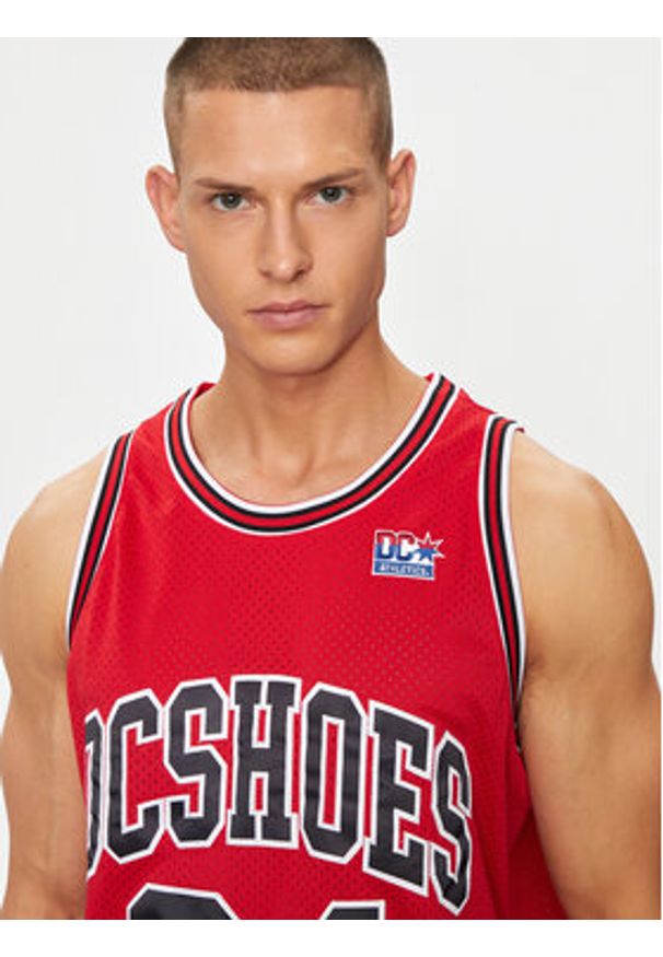 DC Tank top Shy Town Jersey ADYKT03230 Czerwony Regular Fit. Kolor: czerwony. Materiał: syntetyk