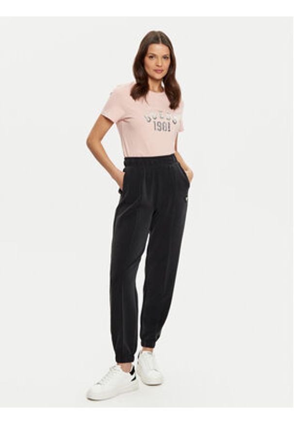 Guess T-Shirt V5RI06 I3Z14 Różowy Regular Fit. Kolor: różowy. Materiał: bawełna
