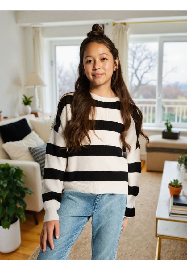 Sinsay - Prążkowany sweter w paski - wielobarwny. Materiał: prążkowany. Wzór: paski