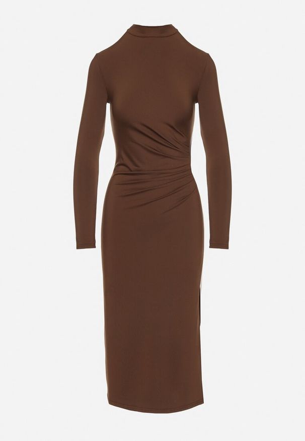 Born2be - Ciemnobrązowa Taliowana Sukienka Midi z Półgolfem i Marszczeniem Abigiana. Okazja: na co dzień. Kolor: brązowy. Materiał: wiskoza. Typ sukienki: proste. Styl: casual, elegancki. Długość: midi