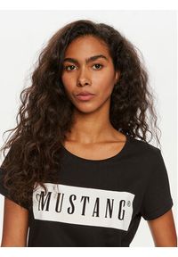 Mustang T-Shirt Alma 1013932 Czarny Regular Fit. Kolor: czarny. Materiał: bawełna #5