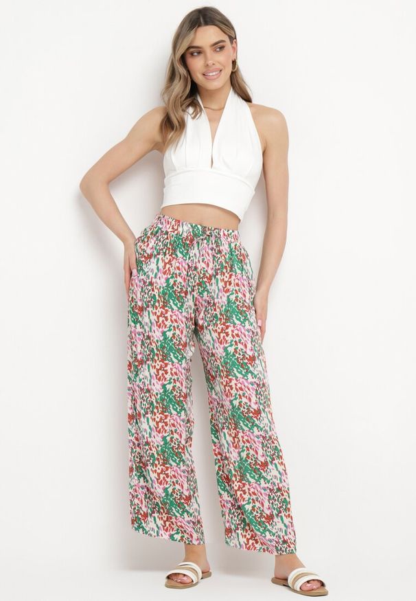 Born2be - Zielono-Różowe Szerokie Spodnie z Wiskozy w Abstrakcyjny Print z Gumką w Pasie Sumiesa. Kolor: zielony. Materiał: wiskoza. Wzór: nadruk