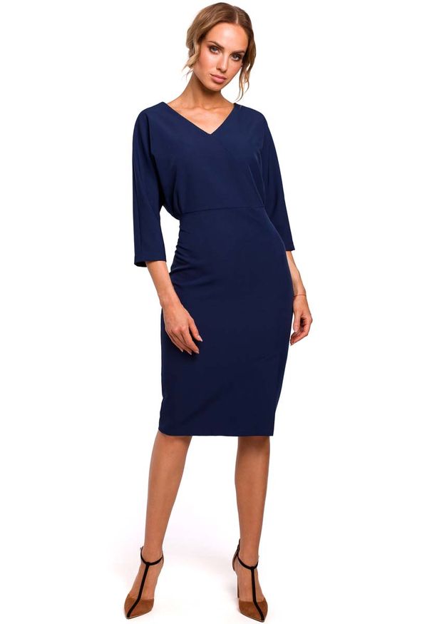 MOE - Granatowa Sukienka Oversize z Ołówkowym Dołem. Kolor: niebieski. Materiał: poliester, elastan. Typ sukienki: ołówkowe, oversize