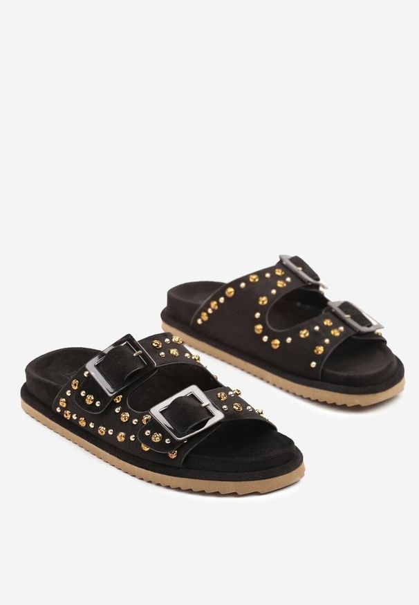 Born2be - Czarne Klapki z Klamrami i Ozdobnymi Aplikacjami Ellinae. Okazja: na co dzień. Kolor: czarny. Materiał: jeans. Wzór: aplikacja. Styl: wakacyjny, casual