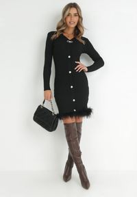 Born2be - Czarna Sukienka z Prążkowanej Dzianiny z Piórami Marpesia. Okazja: na co dzień. Typ kołnierza: dekolt w kształcie V. Kolor: czarny. Materiał: prążkowany, dzianina. Sezon: zima, jesień. Typ sukienki: proste, ołówkowe. Styl: klasyczny, casual, elegancki #3