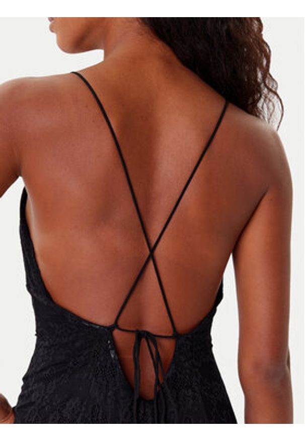 BARDOT - Bardot Sukienka wieczorowa Sabrine Lace 60060DB Czarny Regular Fit. Kolor: czarny. Materiał: syntetyk. Styl: wizytowy