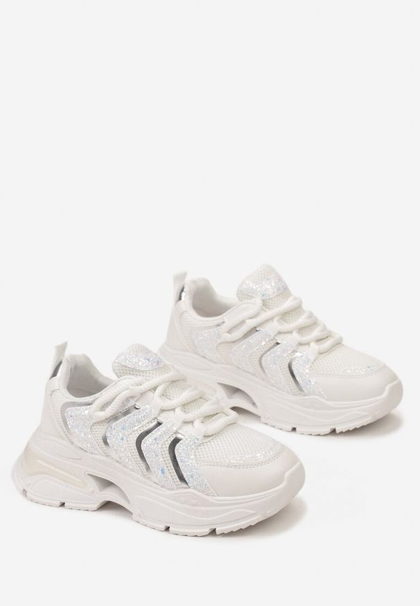 Born2be - Białe Sneakersy na Platformie z Brokatowymi Wstawkami Flenai. Kolor: biały. Wzór: aplikacja. Obcas: na platformie