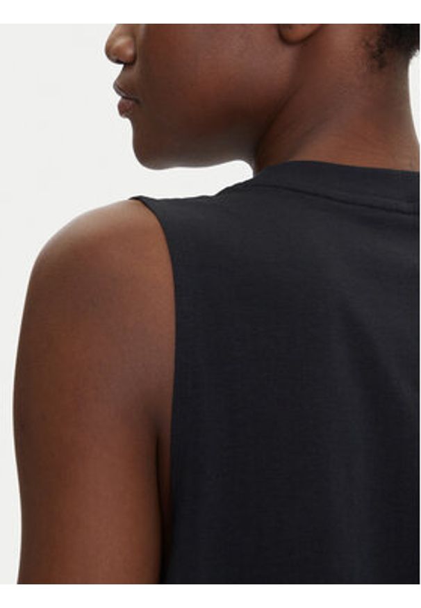 Under Armour Koszulka techniczna Rival Muscle 1383659 Czarny Regular Fit. Kolor: czarny. Materiał: syntetyk