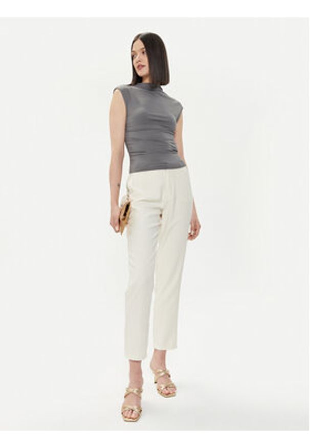 only - ONLY Chinosy Aris 15310843 Beżowy Regular Fit. Kolor: beżowy. Materiał: wiskoza