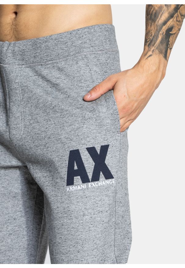 Spodnie dresowe męskie Armani Exchange (6KZPFG ZJ5UZ 29AD). Kolor: szary. Materiał: dresówka. Sport: turystyka piesza