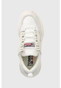 Tommy Jeans sneakersy kolor biały. Nosek buta: okrągły. Zapięcie: sznurówki. Kolor: biały. Materiał: guma. Obcas: na platformie #3