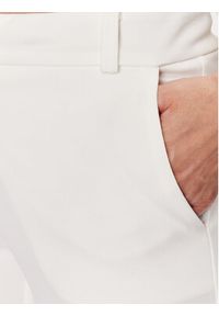 Rinascimento Spodnie materiałowe CFC0113051003 Biały Slim Fit. Kolor: biały. Materiał: syntetyk, materiał