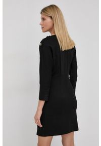 MAX&Co. Sukienka kolor czarny mini dopasowana. Kolor: czarny. Materiał: dzianina. Wzór: gładki. Typ sukienki: dopasowane. Długość: mini