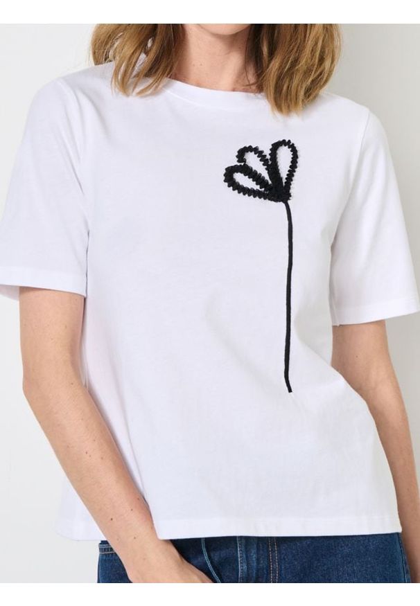 Sinsay - Koszulka z krótkim rękawem - kremowy. Kolor: kremowy. Długość rękawa: krótki rękaw. Długość: krótkie