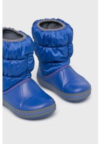 Crocs - Buty dziecięce. Kolor: niebieski. Materiał: syntetyk, materiał. Szerokość cholewki: normalna. Sezon: zima #3
