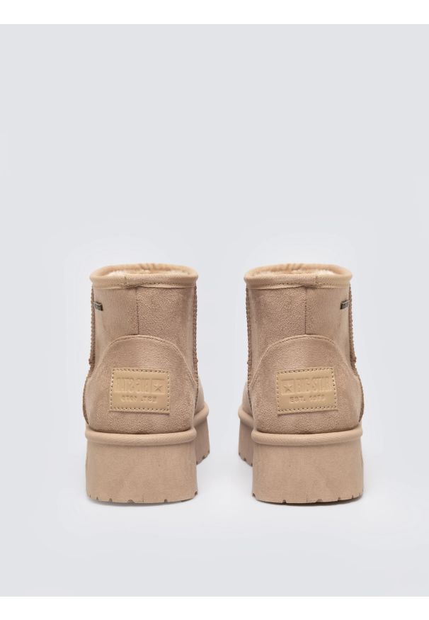 Big-Star - śniegowce damskie na podwyższonej podeszwie beżowe SS274133 801. Okazja: na spacer, na co dzień. Nosek buta: okrągły. Kolor: beżowy. Materiał: materiał. Sezon: zima. Obcas: na obcasie. Styl: casual. Wysokość obcasa: niski