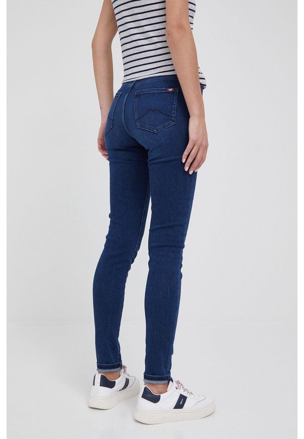 Mustang jeansy damskie medium waist. Kolor: niebieski