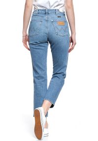 Wrangler - WRANGLER THE RETRO FIT DAMSKIE SPODNIE JEANSOWE MID BLUE W22AJX31A 112127791. Styl: retro #4