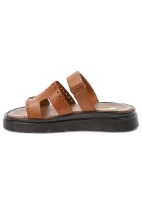Klapki damskie Armodo, cholewka ze skóry naturalnej z ażurowymi perforacjami szeroki pasek z regulacją na rzep, brązowe, 40440. Kolor: brązowy. Materiał: skóra. Wzór: ażurowy #7