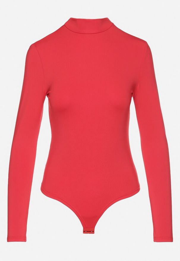 Born2be - Czerwone Prążkowane Body z Półgolfem i Dodatkiem Wiskozy Naonaya. Kolor: czerwony. Materiał: wiskoza, prążkowany