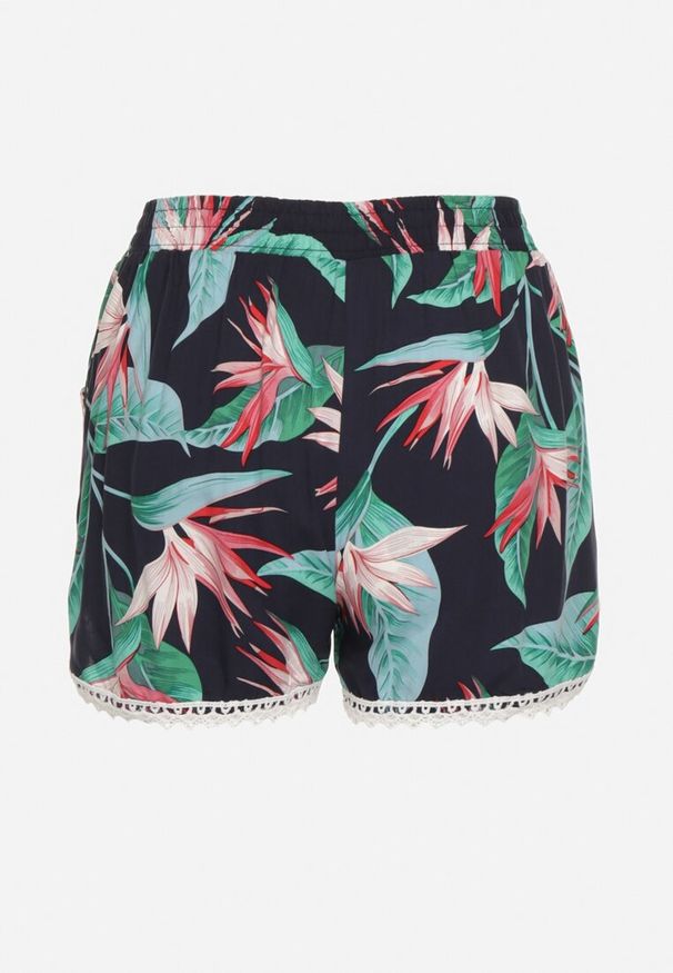 Born2be - Granatowe Wiskozowe Szorty z Gumką w Pasie Ozdobione Koronką Nellsiana. Kolor: niebieski. Materiał: wiskoza, koronka. Wzór: aplikacja, koronka. Sezon: lato